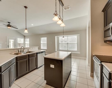10413 Trevino Lane - Photo Thumbnail 4