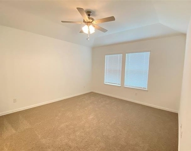 4012 Malachite Drive - Photo Thumbnail 12