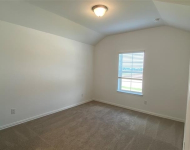 4012 Malachite Drive - Photo Thumbnail 7