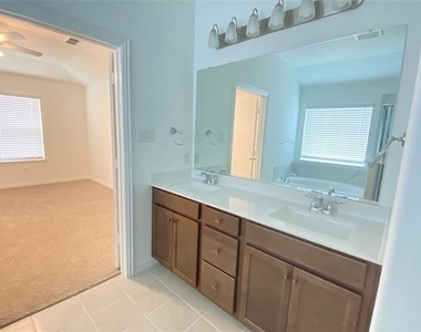 4012 Malachite Drive - Photo Thumbnail 10