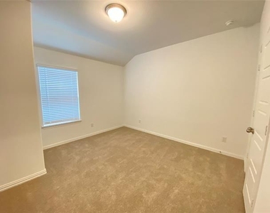 4012 Malachite Drive - Photo Thumbnail 13