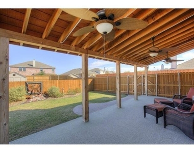 2912 Lake Terrace Drive - Photo Thumbnail 5