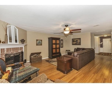 2912 Lake Terrace Drive - Photo Thumbnail 20