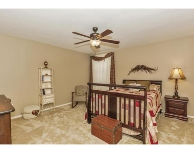 2912 Lake Terrace Drive - Photo Thumbnail 6