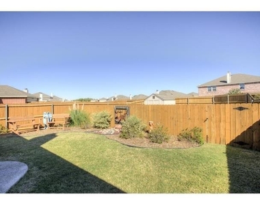 2912 Lake Terrace Drive - Photo Thumbnail 4