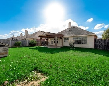 203 Cedar Creek Drive - Photo Thumbnail 18
