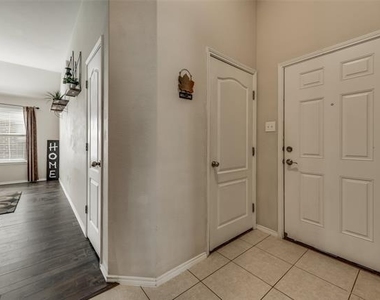 203 Cedar Creek Drive - Photo Thumbnail 2