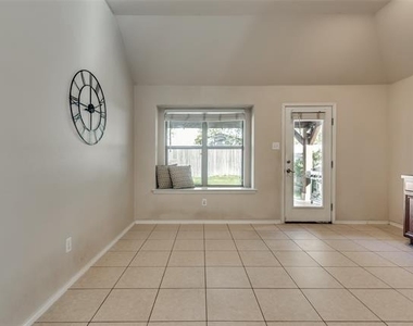 203 Cedar Creek Drive - Photo Thumbnail 5
