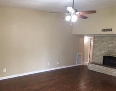 4905 Avery Circle - Photo Thumbnail 7