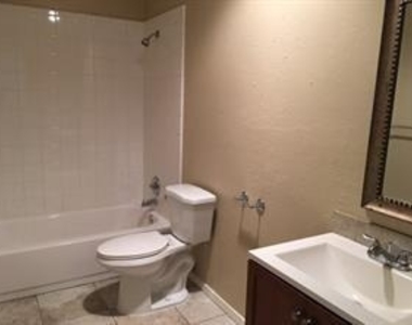 4905 Avery Circle - Photo Thumbnail 9