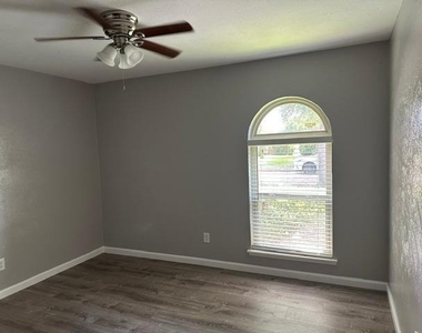 4905 Avery Circle - Photo Thumbnail 13