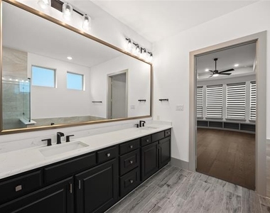 12189 Diamond Creek Drive - Photo Thumbnail 19