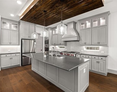 12189 Diamond Creek Drive - Photo Thumbnail 3