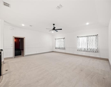 12189 Diamond Creek Drive - Photo Thumbnail 22