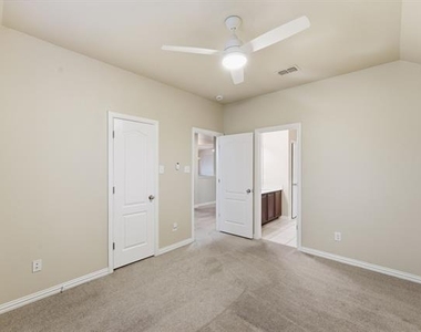 2208 Gregory Creek Drive - Photo Thumbnail 20