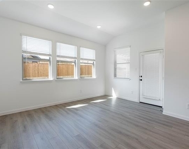 1532 Bushman Lane - Photo Thumbnail 14