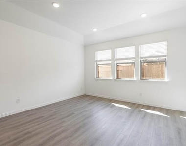 1532 Bushman Lane - Photo Thumbnail 15