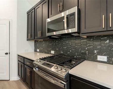 1532 Bushman Lane - Photo Thumbnail 9
