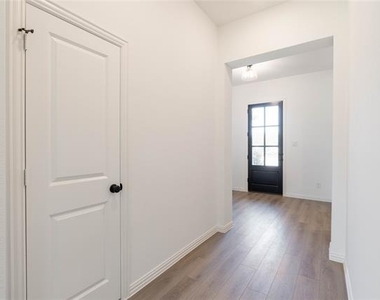 1532 Bushman Lane - Photo Thumbnail 4