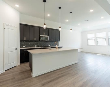 1532 Bushman Lane - Photo Thumbnail 11