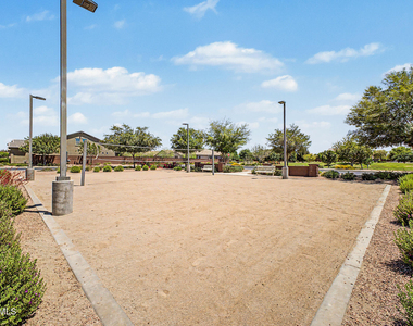 1360 W Joshua Tree Avenue - Photo Thumbnail 42