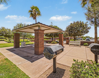 1360 W Joshua Tree Avenue - Photo Thumbnail 41