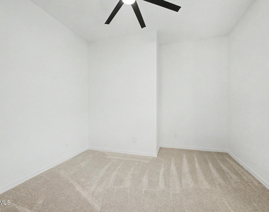 1360 W Joshua Tree Avenue - Photo Thumbnail 28
