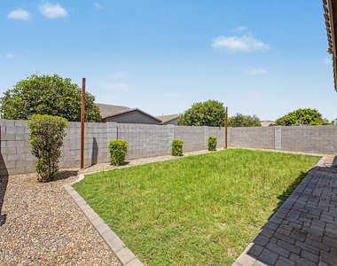 1360 W Joshua Tree Avenue - Photo Thumbnail 33
