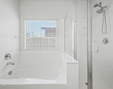 1360 W Joshua Tree Avenue - Photo Thumbnail 20