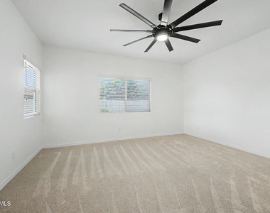 1360 W Joshua Tree Avenue - Photo Thumbnail 16