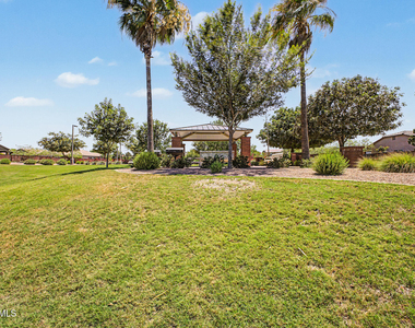 1360 W Joshua Tree Avenue - Photo Thumbnail 40