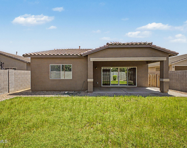 1360 W Joshua Tree Avenue - Photo Thumbnail 35