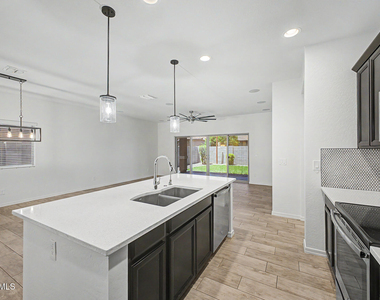 1360 W Joshua Tree Avenue - Photo Thumbnail 14