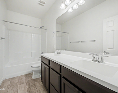 1360 W Joshua Tree Avenue - Photo Thumbnail 24