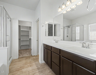 1360 W Joshua Tree Avenue - Photo Thumbnail 19