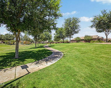 1360 W Joshua Tree Avenue - Photo Thumbnail 45