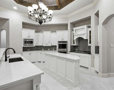 2101 Miracle Point Drive - Photo Thumbnail 8