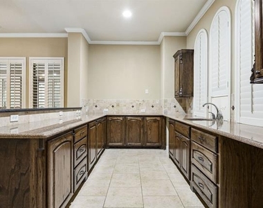 2101 Miracle Point Drive - Photo Thumbnail 32