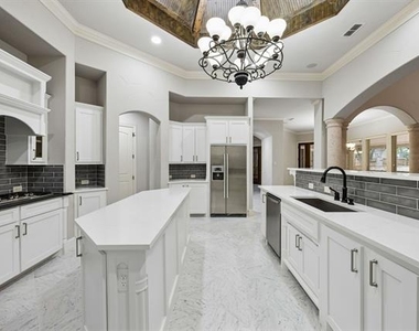 2101 Miracle Point Drive - Photo Thumbnail 9