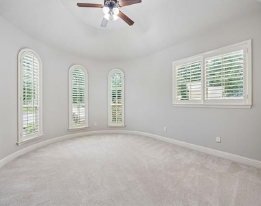 2101 Miracle Point Drive - Photo Thumbnail 23