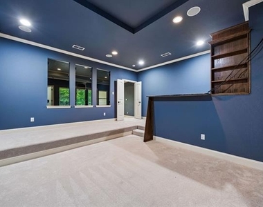 2101 Miracle Point Drive - Photo Thumbnail 18