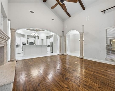 2101 Miracle Point Drive - Photo Thumbnail 6