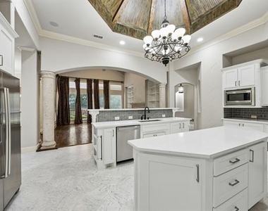 2101 Miracle Point Drive - Photo Thumbnail 10