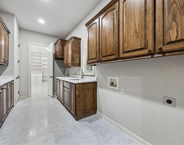 2101 Miracle Point Drive - Photo Thumbnail 37