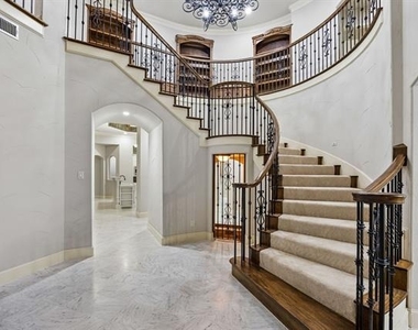 2101 Miracle Point Drive - Photo Thumbnail 3