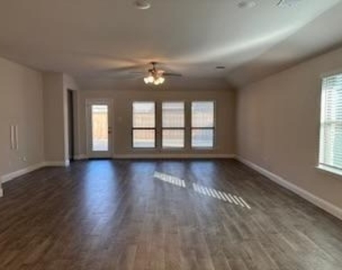 3420 Wheat Straw Way - Photo Thumbnail 8
