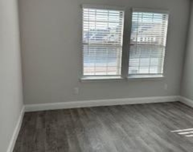 3420 Wheat Straw Way - Photo Thumbnail 10