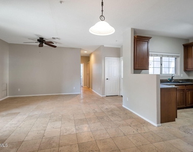 1633 E Lakeside Drive - Photo Thumbnail 7