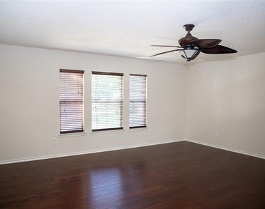 2201 Driskell Lane - Photo Thumbnail 17