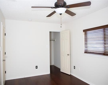 2201 Driskell Lane - Photo Thumbnail 16